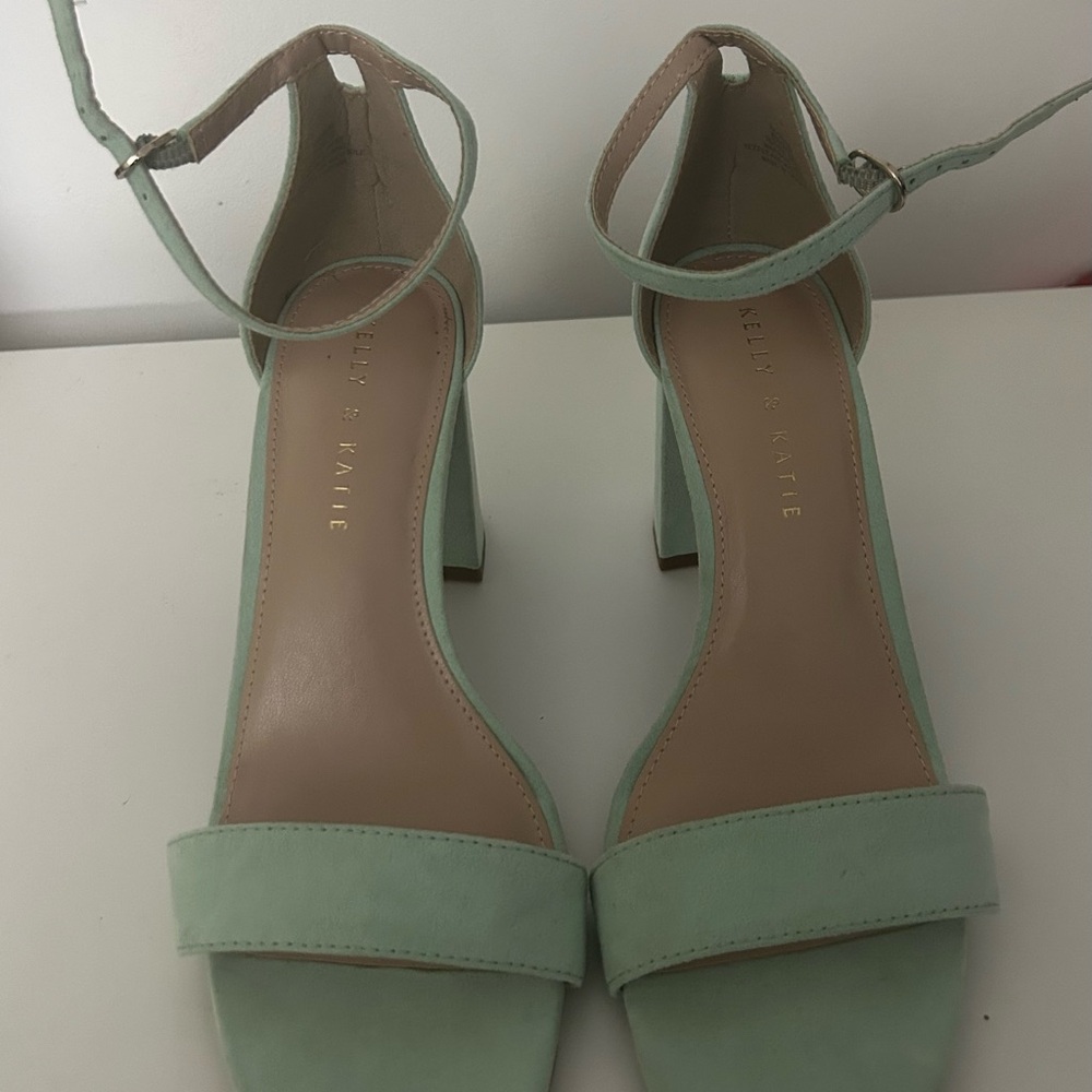 Kelly & Katie Green Heels with Thin Straps and High Heel